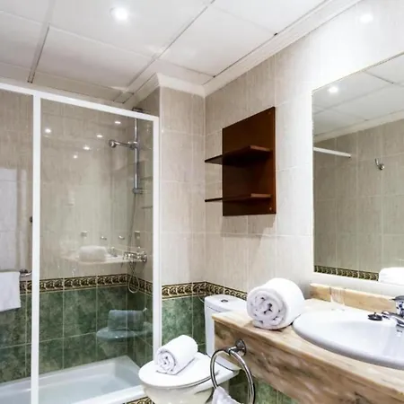 Lpc Superior Two Bedrooms, Wifi,pool, Near The Beach